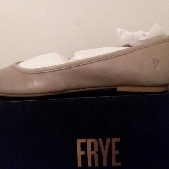 FRYE, Women's Regina Ballet Flats - Picture 4 of 8